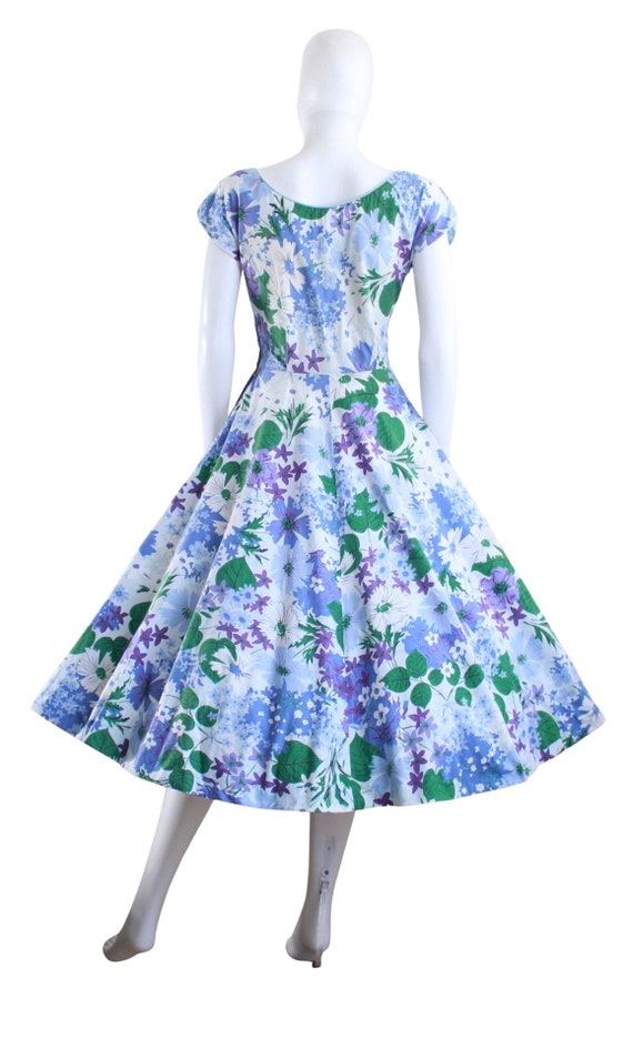 STUNNING 1950s Blue Green Purple Floral Fit & Fla… - image 8