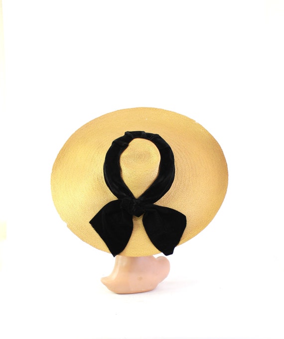 1940s Natural Straw Hat with Large Black Velvet Ri
