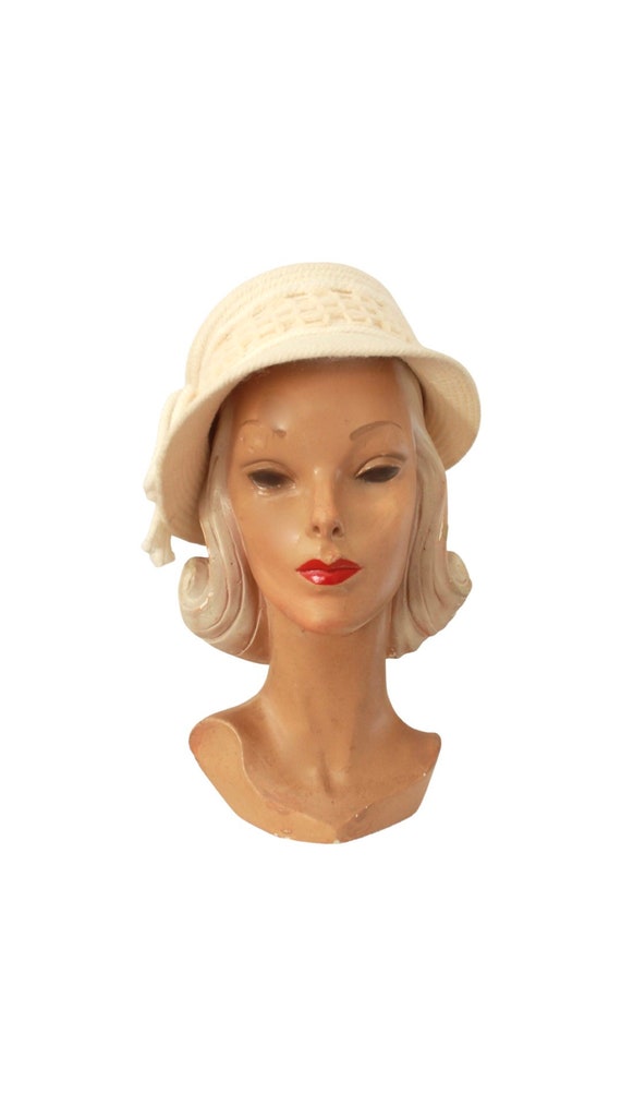 1950s Everett Needlepoint Hat 1950s Ivory White Kni… Gem