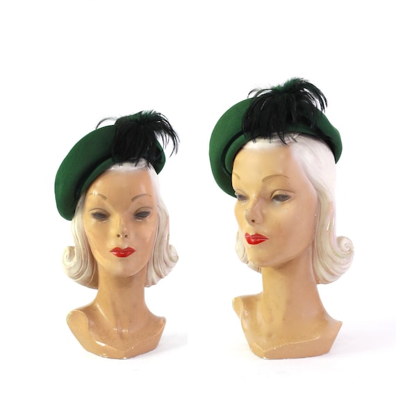 1940s Hunter Green Tam Beret with Feather Detail -