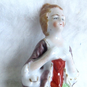 Vintage Occupied Japan, 4-1/4”, Colonial Woman Figurine, Porcelain,  Made in Occupied Japan, Occupied Japan lady, Woman of 18th century,