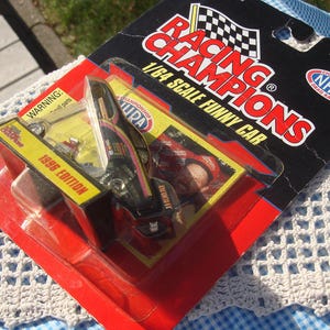 Racing Champions NHRA: Todd Simpson, 1996 Premier Edition, Dodge, sports card included