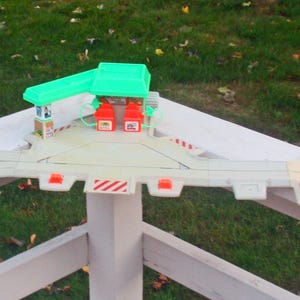 1990 Playskool Village, Child&#39;s Pretend play, Playskool Motoring Play Set - Garage Gas Station Base, levers move track,  Mountains base,