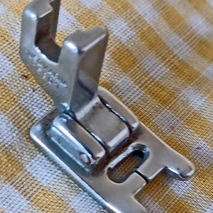 pressure foot for sewing machine, Low Shank machines, Husqvarna 15801 , use for decorative stitches, ZigZag stitches, 20mm long, (8)
