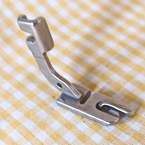 Vintage Sewing Machine Pressure Foot:  Slant High Shank, Rolled Hemmer Foot, Simanco 161195 (8)