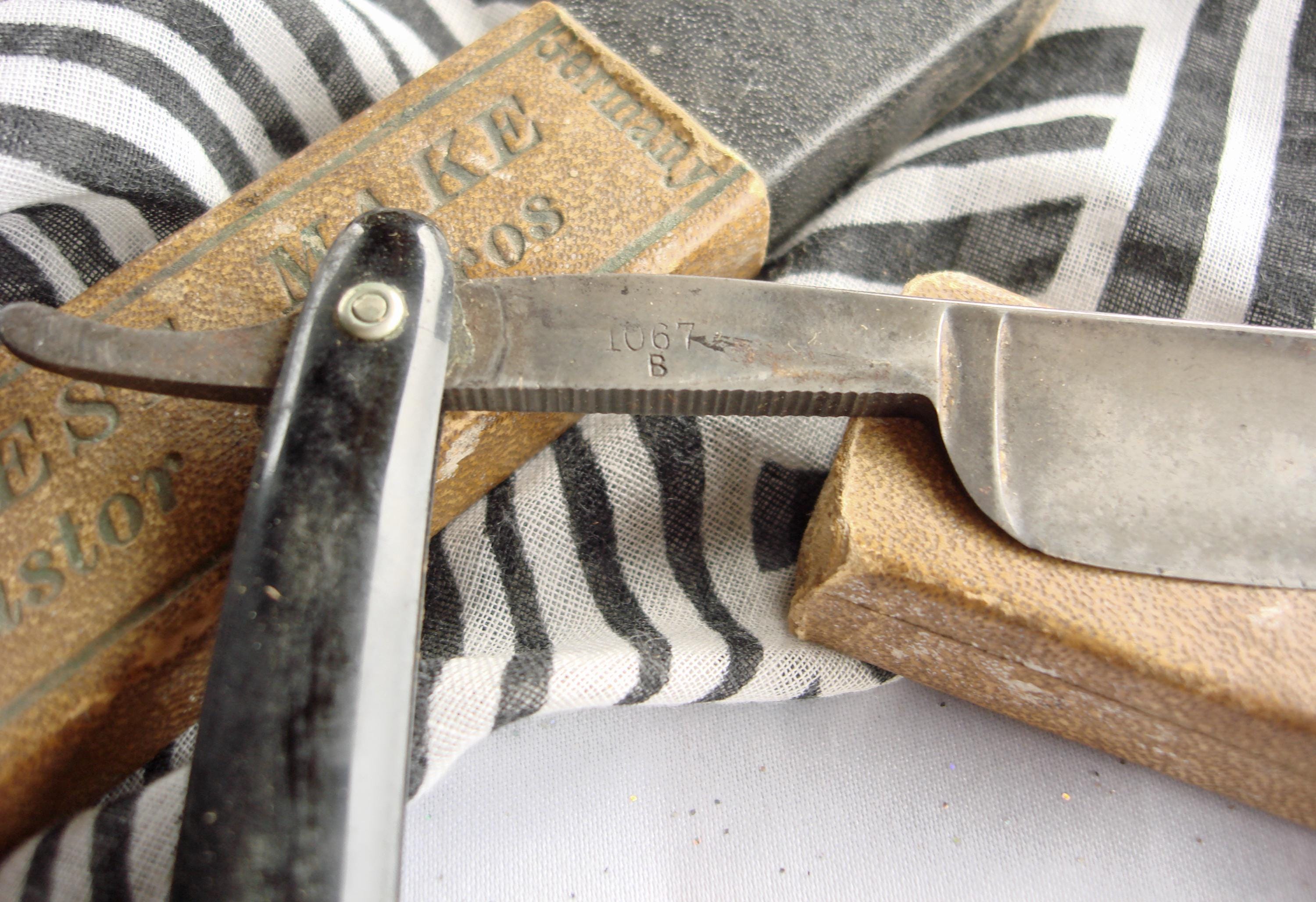 Straight Edge fold up razor by Furth Hdwr, Box says Kastor & Bros, Germany, Black Handle, owned by early merchant in Sheb. WI, Whiskers King