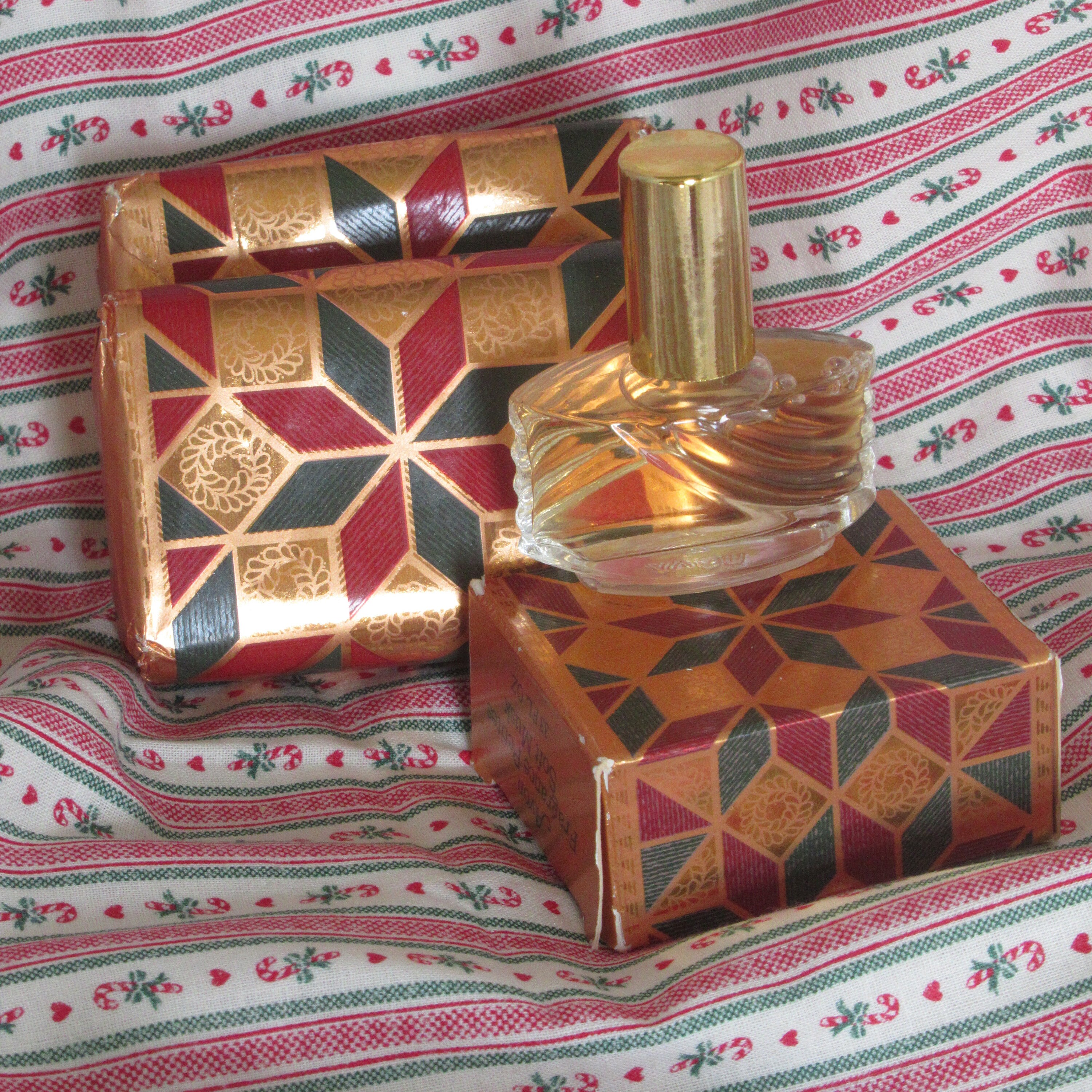 Avon Celebrates a Country Christmas 2 Perfumed Soap Bars