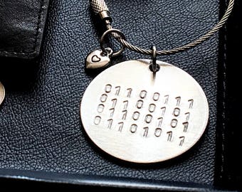 Geek key chain: say geek in binary code! Show off how you are a proud geek. Great for computer programmers and web or app developers