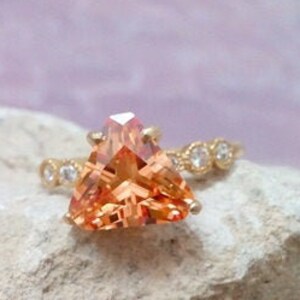 Citrin Ring, Goldring, Dreieck gelb Ring, Pfirsich Honig Ring, Trillion Ring, Statement Ring, Trauring, November Geburtsstein Ring