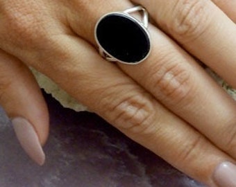 Silver Onyx statement ring, oval onyx ring, bold ring, black ring, sterling silver 925,gemstone ring, bezel ring
