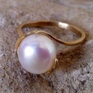 White Pearl ring, gold ring, stack stackable ring, dainty ring, delicate ring, wedding ring, bridal jewelry, big pearl