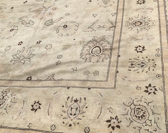 Fine Quality Handmade Handwoven Wool Egyptian Oriental Rug with Agra Design & Beige Floral Pattern 12' X 9'