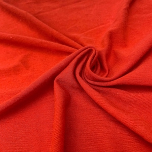 Tecido de malha jersey 100% algodão nas cores vermelho e laranja, vendido por metro (58 polegadas).