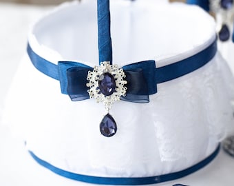 Flowers girls baskets White and navy blue weddings Basket flower girls White and navy blue wedding Flower girl basket White weddings