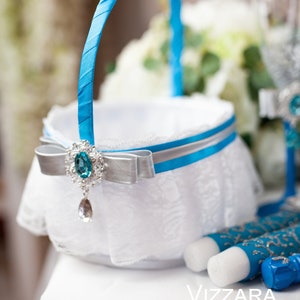 Flowers girls baskets Turquoise and silver weddings Basket flower girls Turquoise and silver wedding Flower girl basket Turquoise wedding