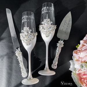 Wedding glasses Set of 2 and Cake cutting set White wedding, Personalized, Champagne glasses and Wedding serving set White wedding, Flutes