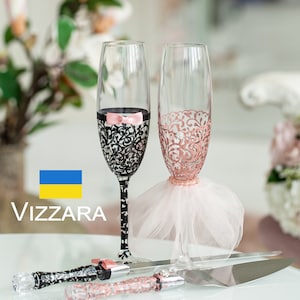 Bride and groom champagne flutes Rose gold weddings Bride and groom glasses Gold wedding flutes Bride and groom toasting flutes Rose gold