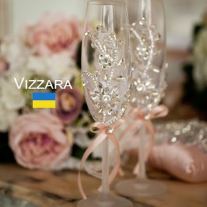Champagne flutes wedding Set of 2 Blush weddings Wedding glasses Personalized Blush wedding Champagne glasses Blush Wedding glasses blush