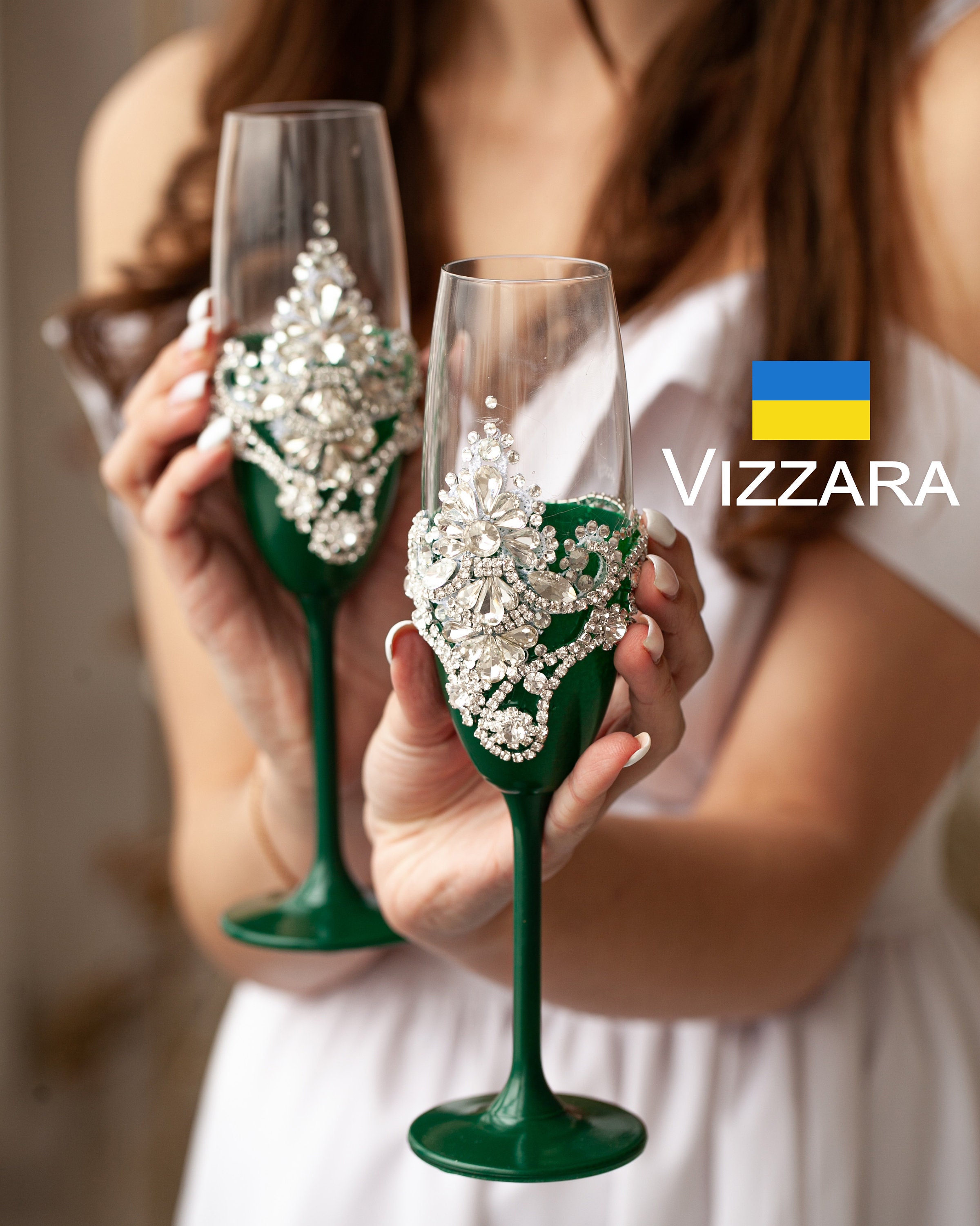 Green glass champagne flutes discount