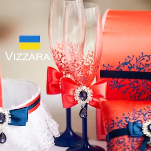 Champagne glasses Set of 2 Coral and navy blue weddings Personalized Glasses champagne Coral and navy blue weddings Flutes for wedding Coral