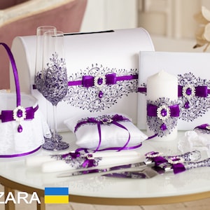 Weiß und Lila Set Hochzeit Champagner Gläser Weiß und Lila Hochzeit Ringträger Kissen Hochzeit Strumpfhalter Gästebücher Hochzeit Tortenheber