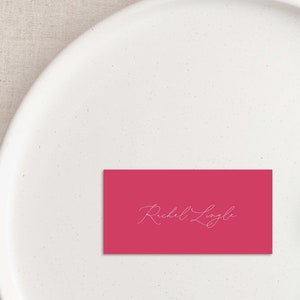 Cartões de lugar rosa, cartões de lugar impressos, cartões de nome de casamento em tinta branca, nomes de lugares coloridos, cartões de lugar blush