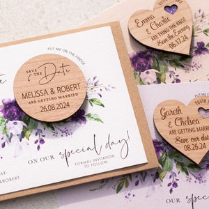 Lila Save the Date Magneten + Karten, Einzigartige lila Blumen Save the Date Karten, Rustikale Save the Dates aus Holz, Lila Rosen