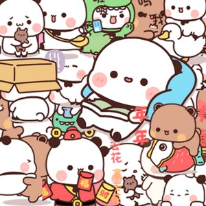K&ouml;nnte beinhalten: Eine Sammlung s&uuml;&szlig;er Cartoon-Pandab&auml;ren in verschiedenen Posen und Outfits. Einige Pandas tragen H&uuml;te, halten Geschenke oder lesen B&uuml;cher. Die Pandas sind alle wei&szlig; mit schwarzen Augen und Nasen. Der Hintergrund ist ein bunter Mix aus Mustern und Texturen.