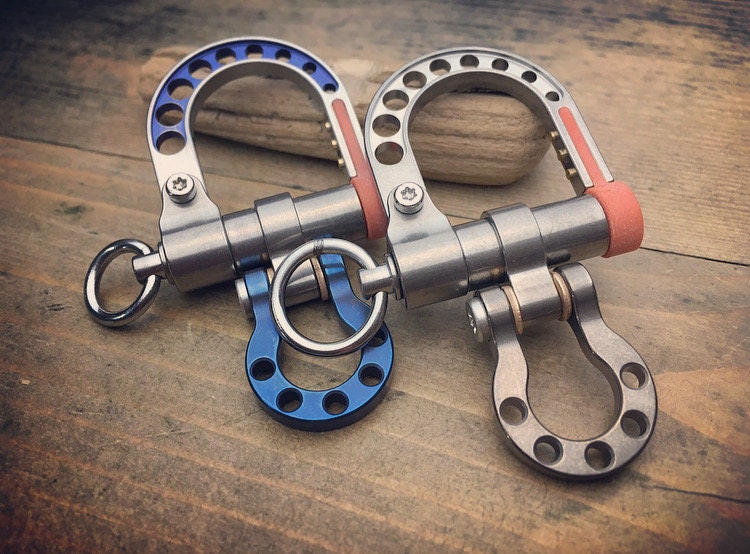 Titanium Shackle Carabiner Keychain / Edc gear