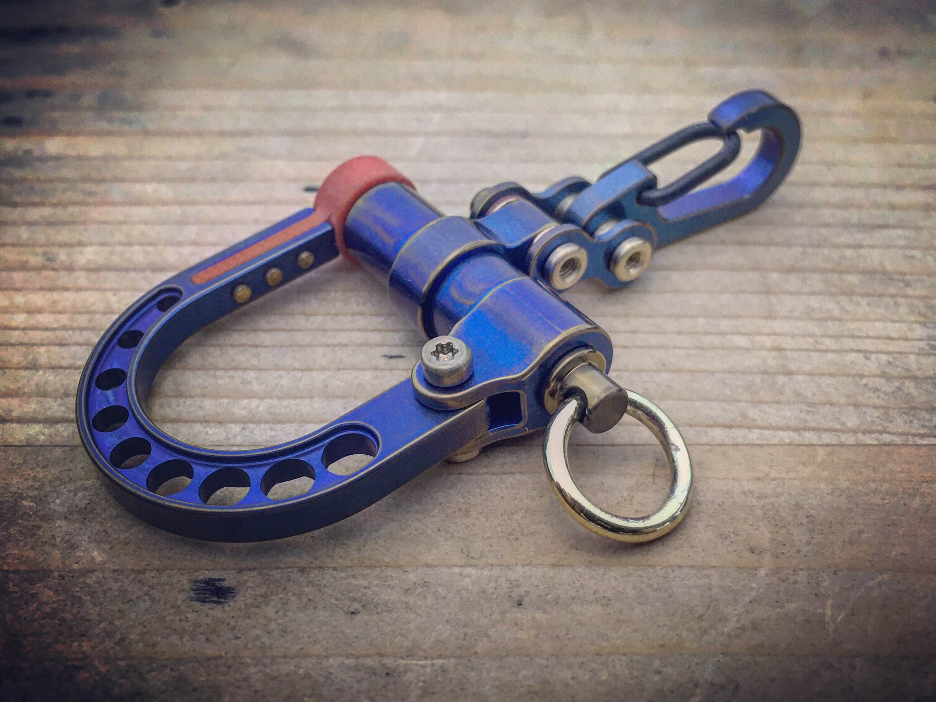 EDC Ti-shackle Carabiner Keychain / With Mini Bike-link Carabiner / Pure  Titanium -  Norway