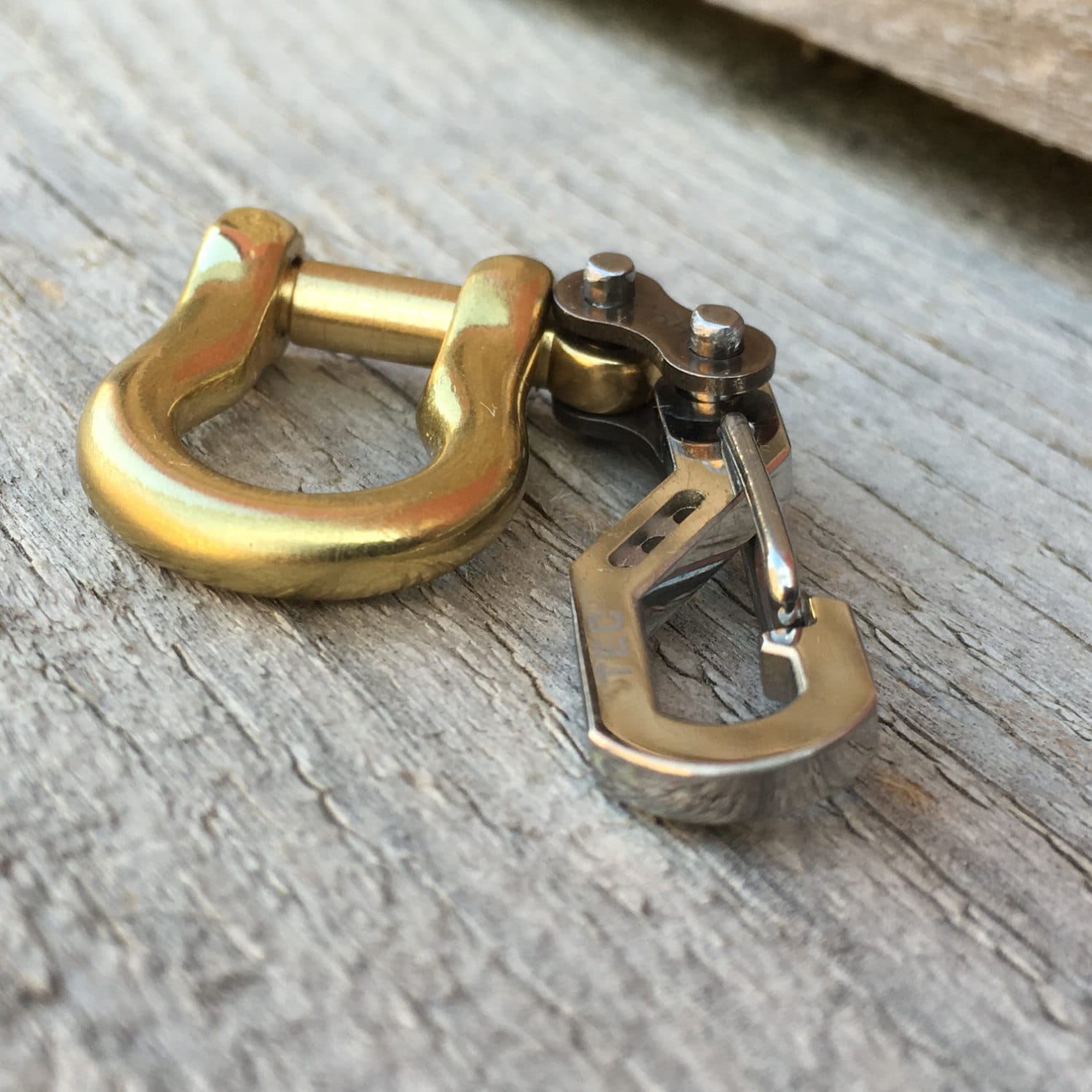 Shackle Bikelink Keychain