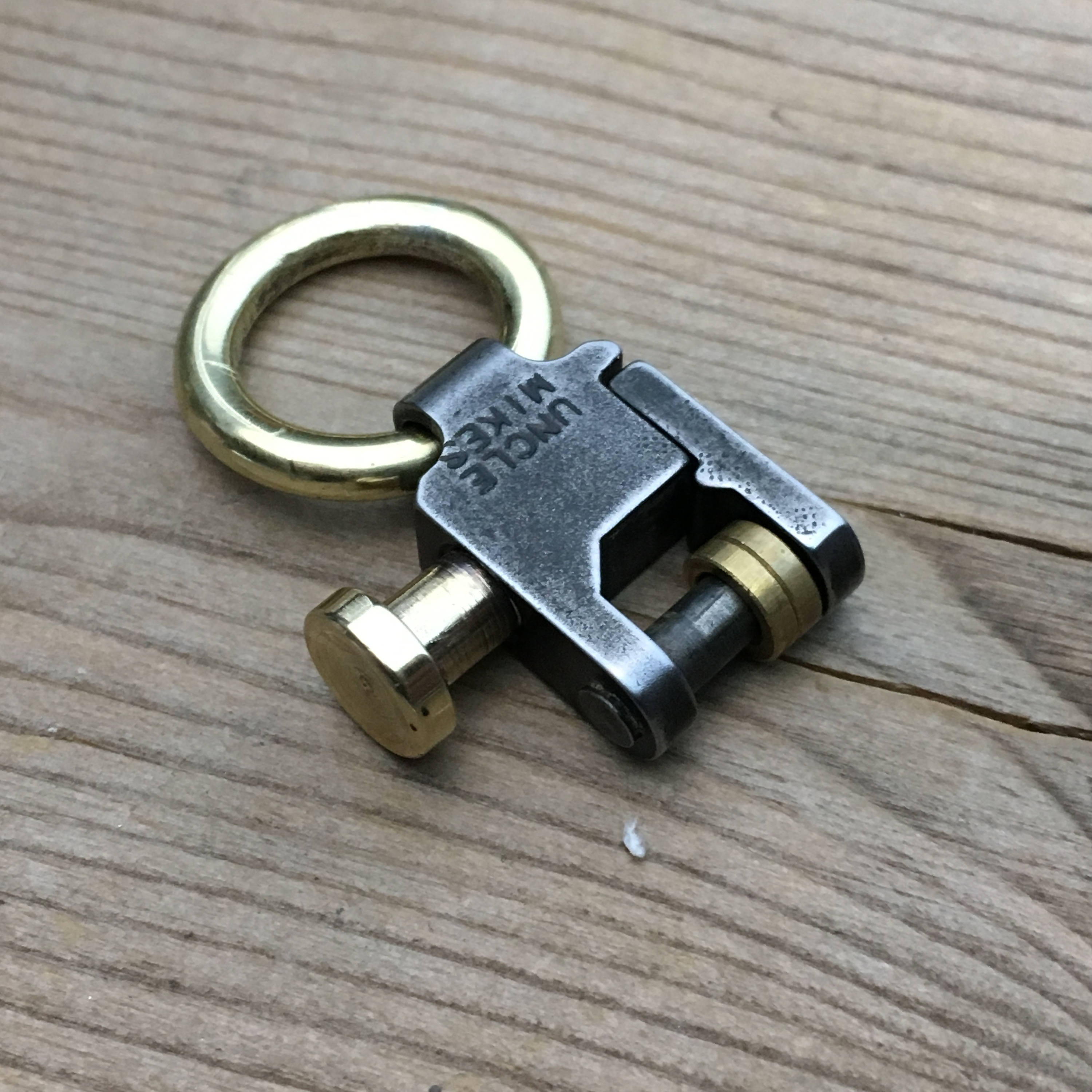 Gun Swivel Connector Key Ring
