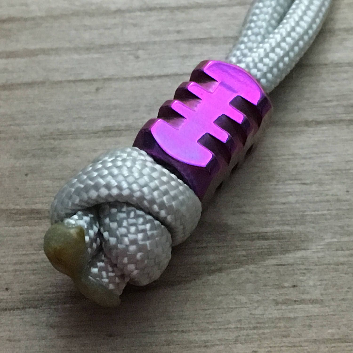 Knife landyard bead Titanium