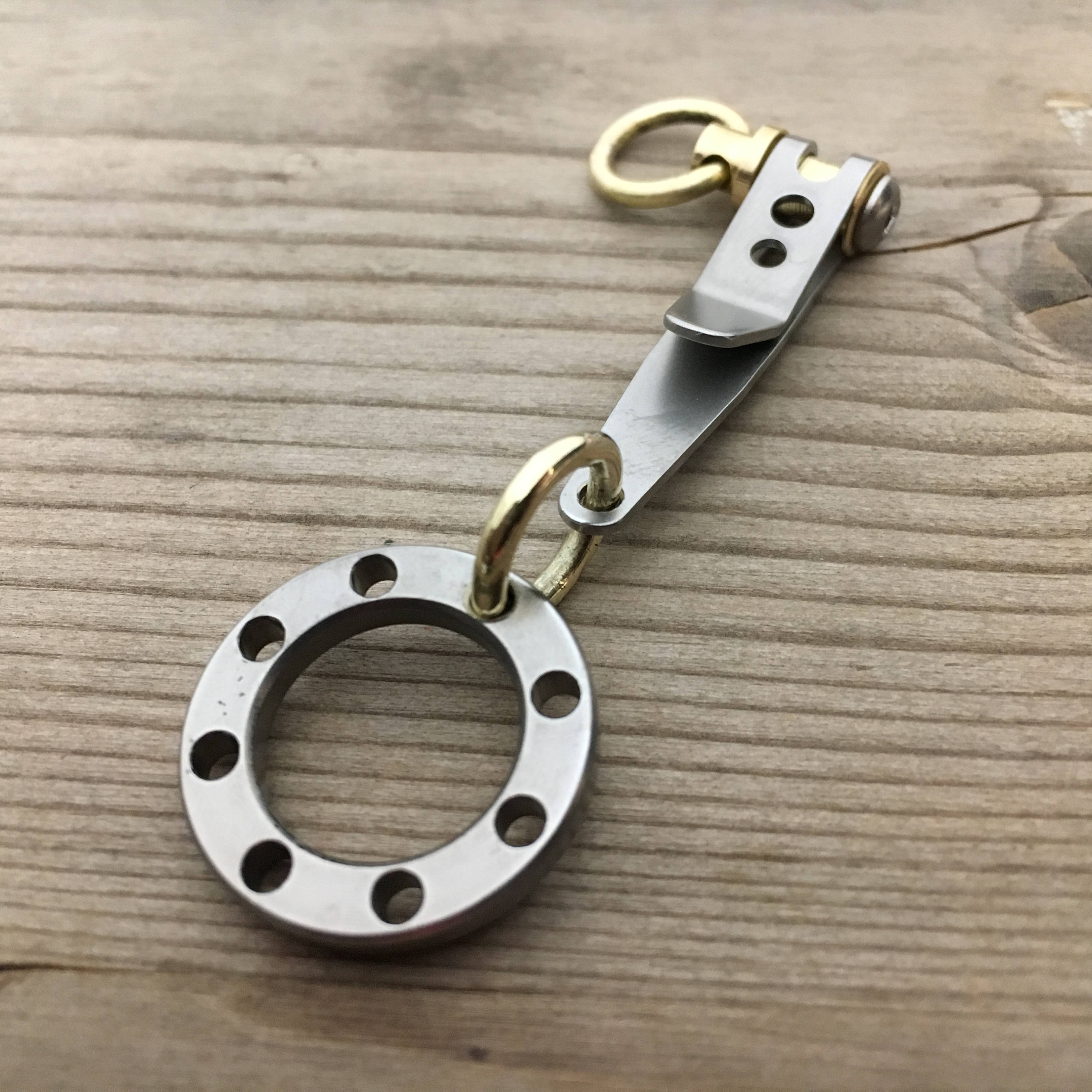 Suspension Clip Key Ring Titanium distributor