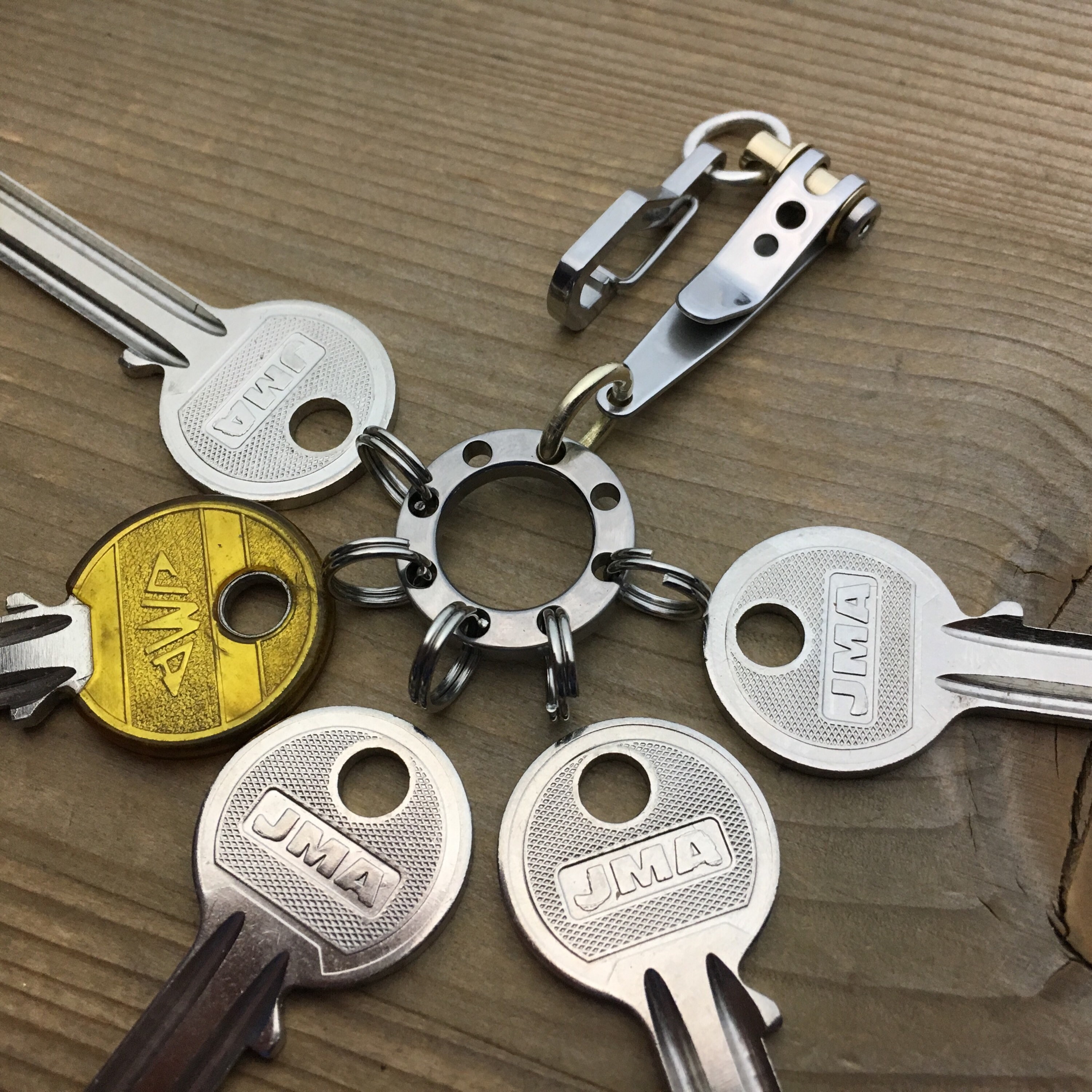 Suspension Key Ring distributor.