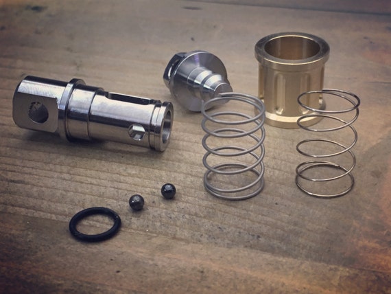 Repair kit for Ti-CB Quick Release keychain (old Model- L) / Spheres - Rubber rings - Springs.