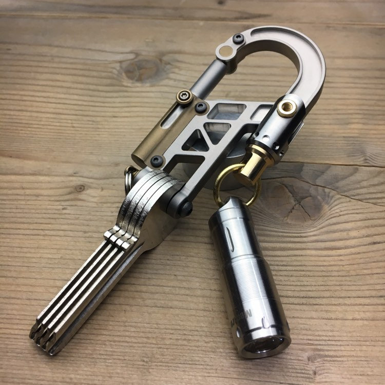 Titanium Keychain Bolt Carabiner-evo / Base 2 Small Titanium