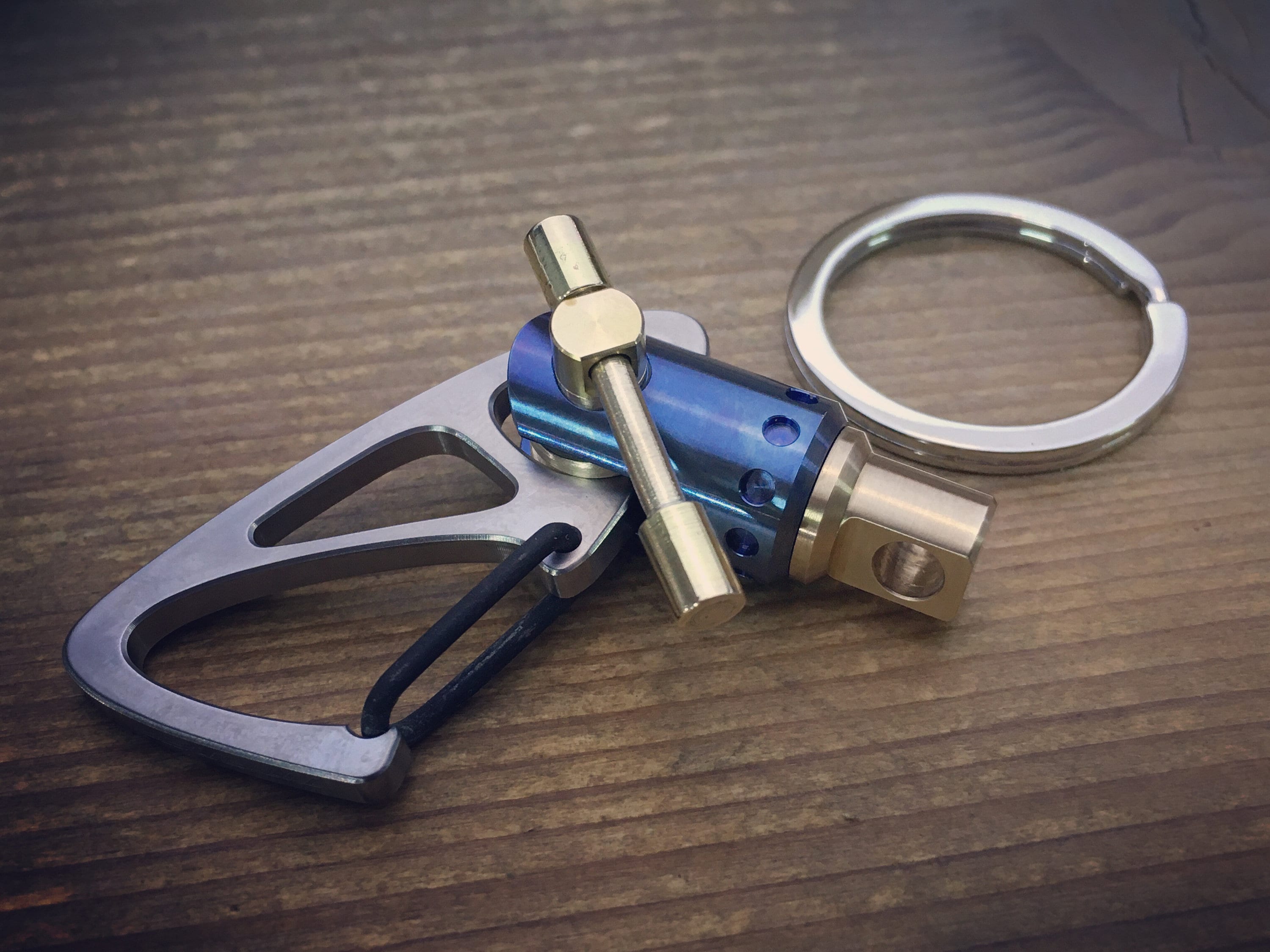The Press Bar EDC keychain / Titanium