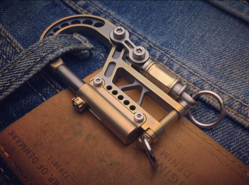 The Simple Connector, Version TOP Keychain carabiner with quick release