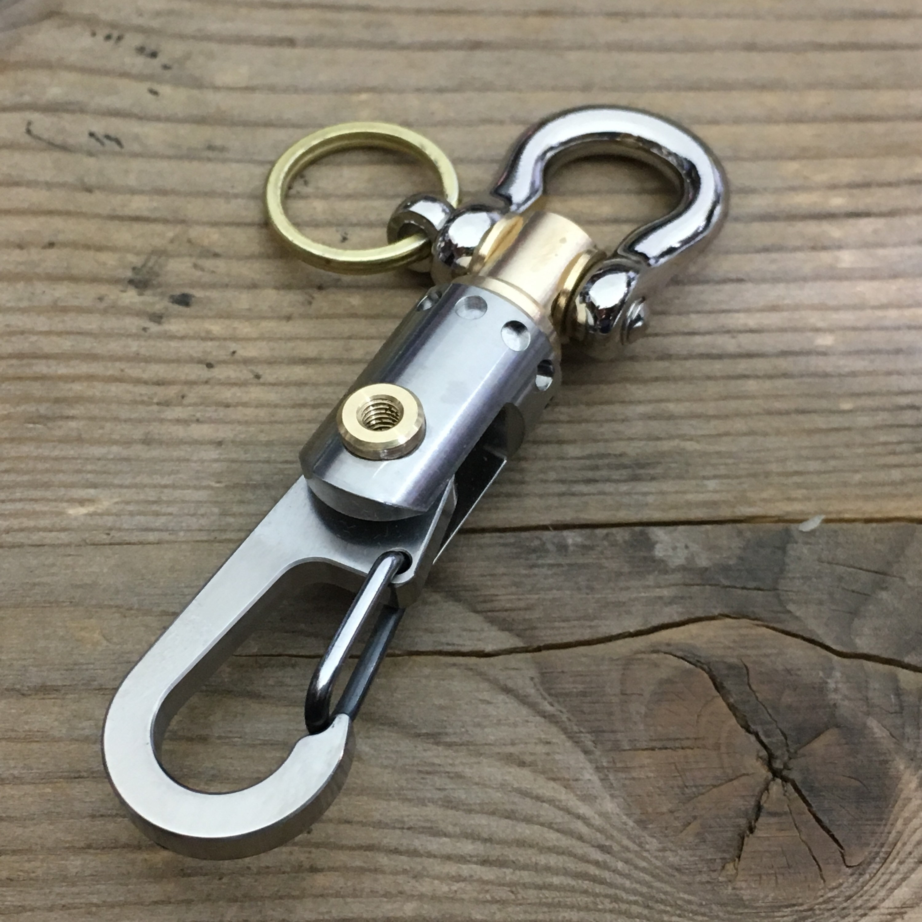 SwivelII Connector Keychain with Shackle and Carabiner