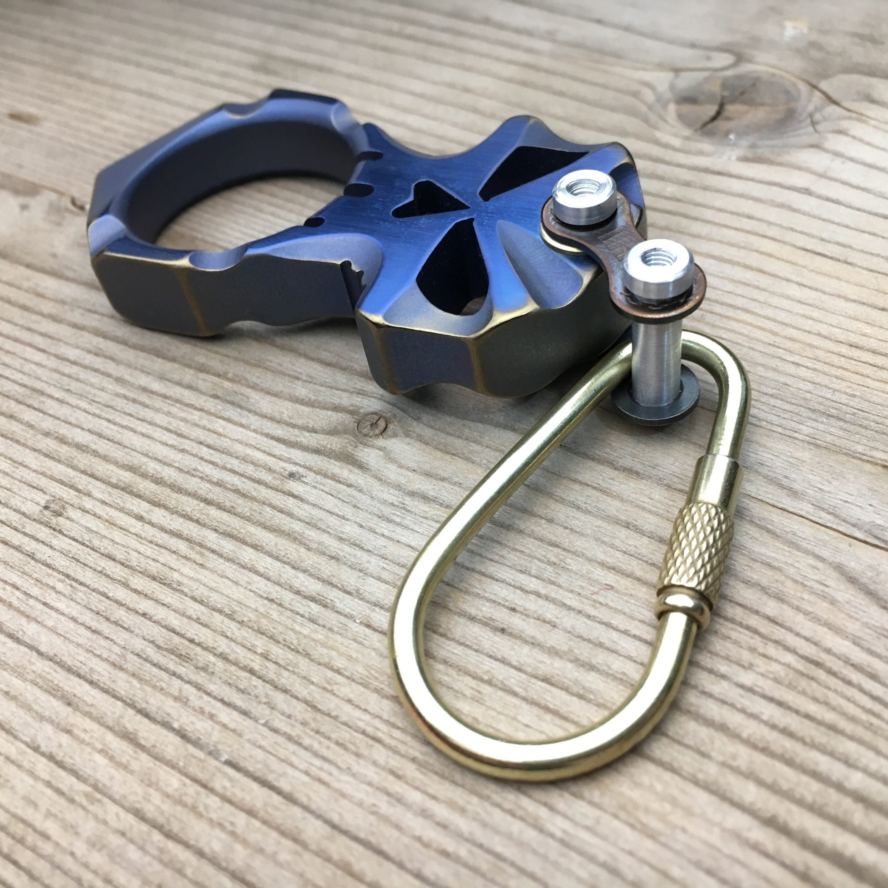 Skeleton Titanium Shackle Bikelink / BlueGold