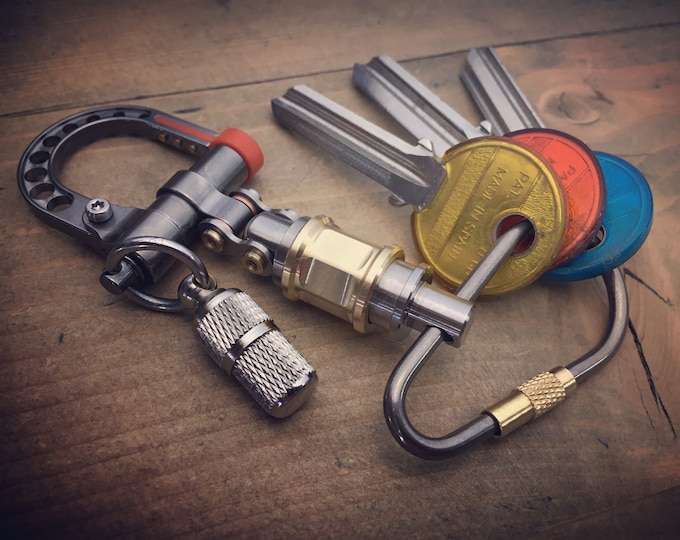 The Intermediary / Titanium Shackle Keychain with connector.
