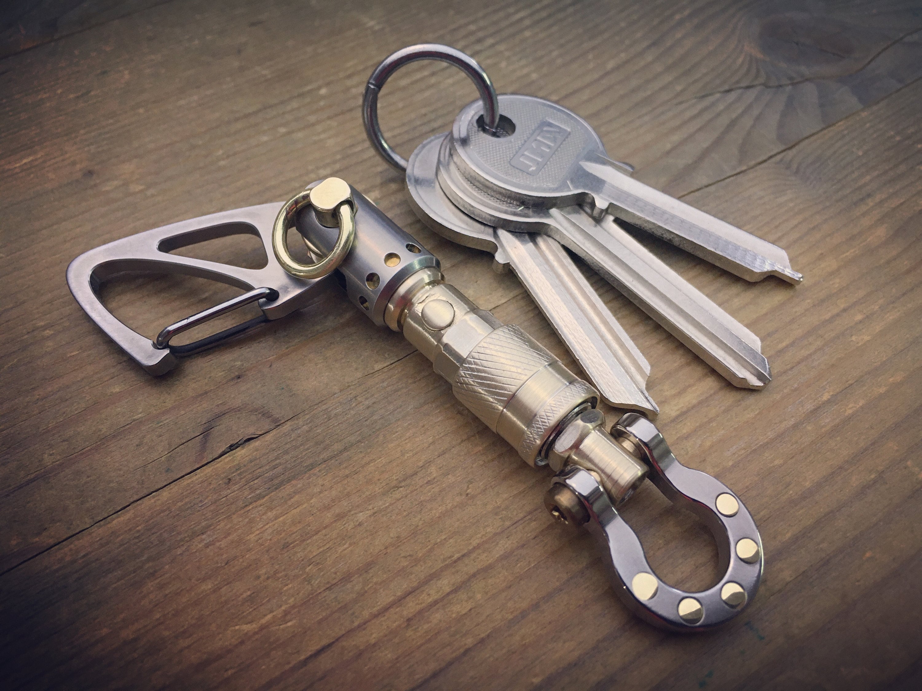 Titanium Quick release connector / keychain, Dogs, surveillance and  security.