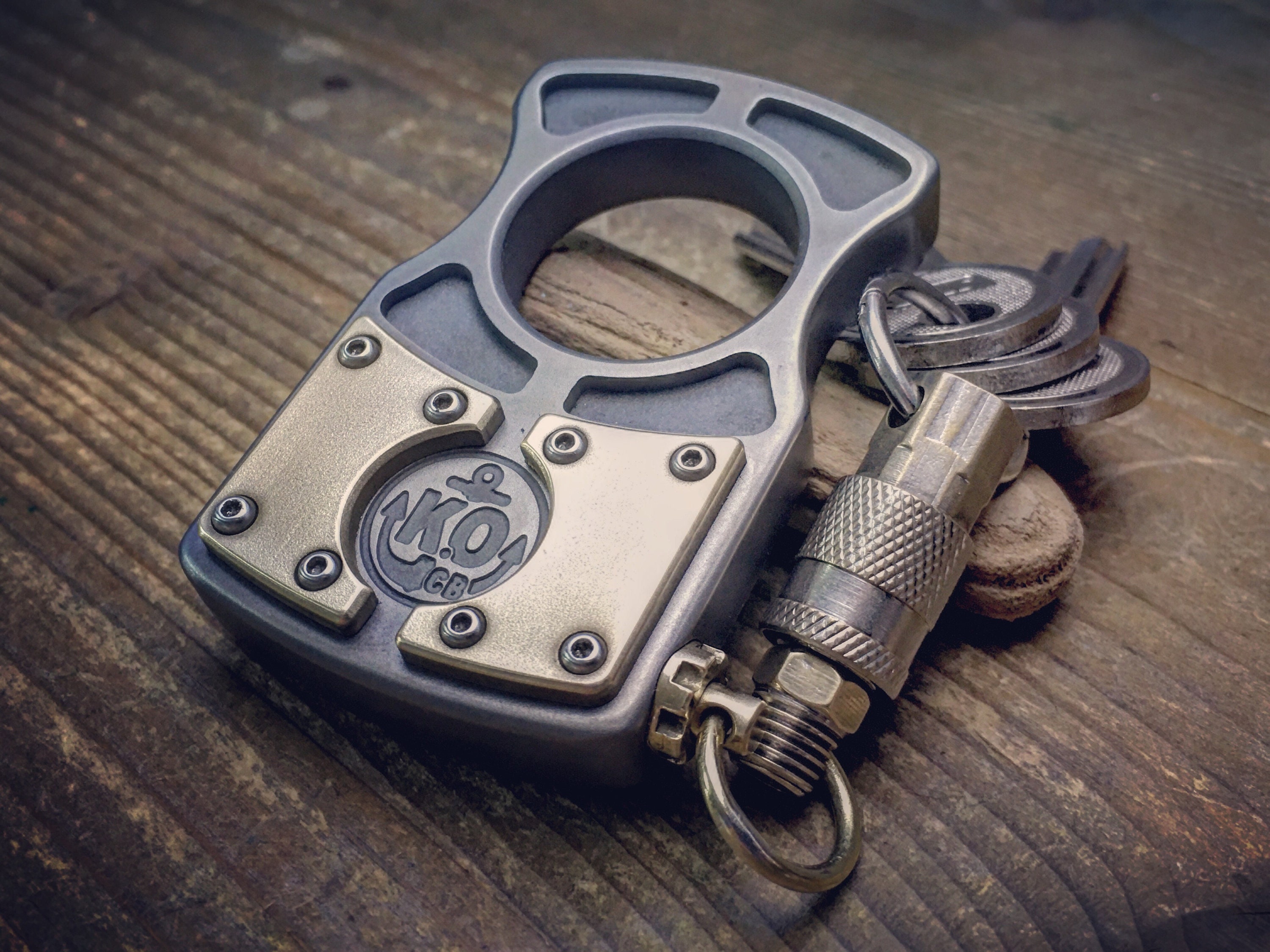 Titanium Key ring Knuckle with Quick-Release key chain / Aged Texture.