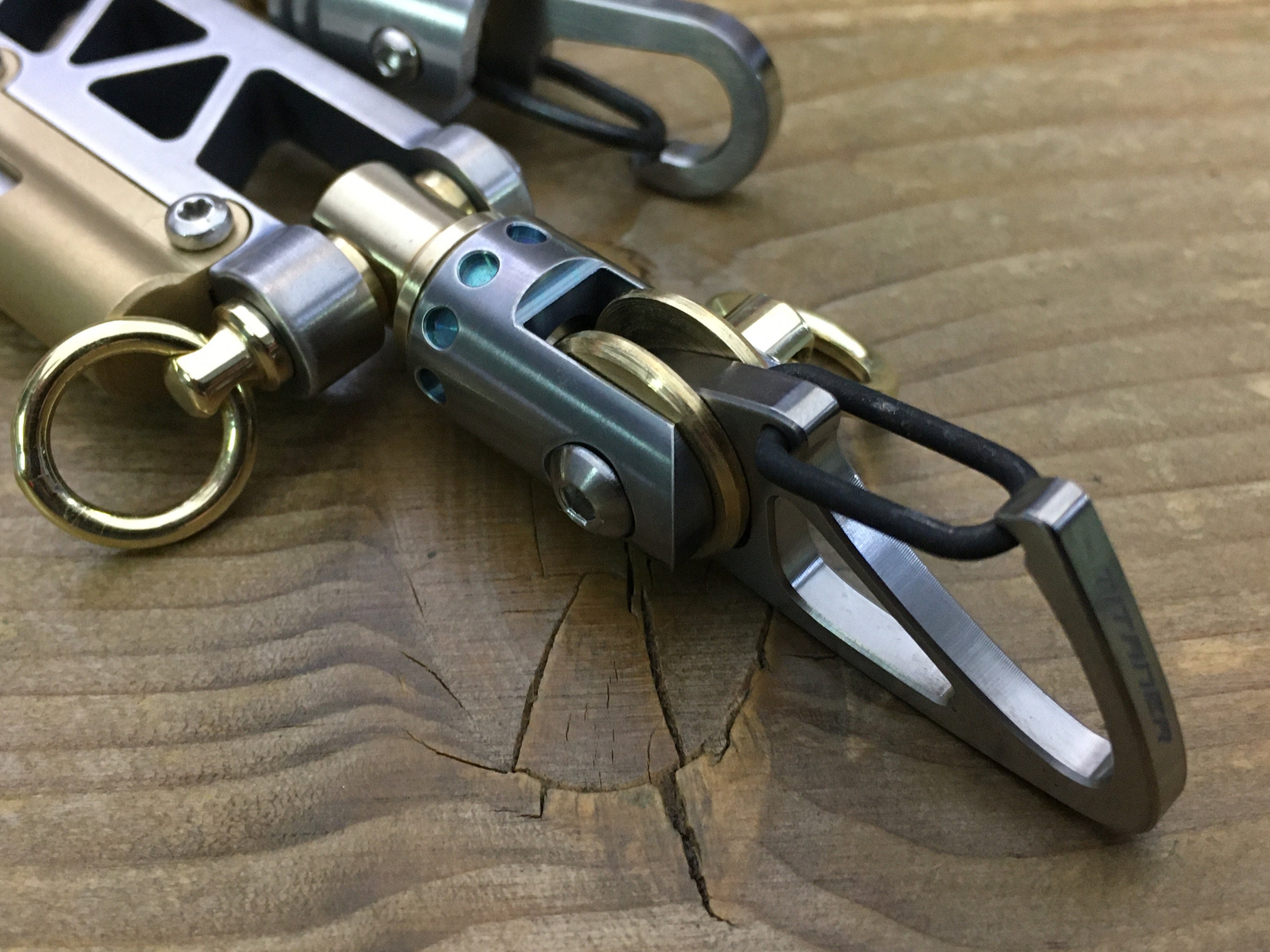 Titanium Keychain Bolt Carabiner-evo / Base 2 Small Titanium