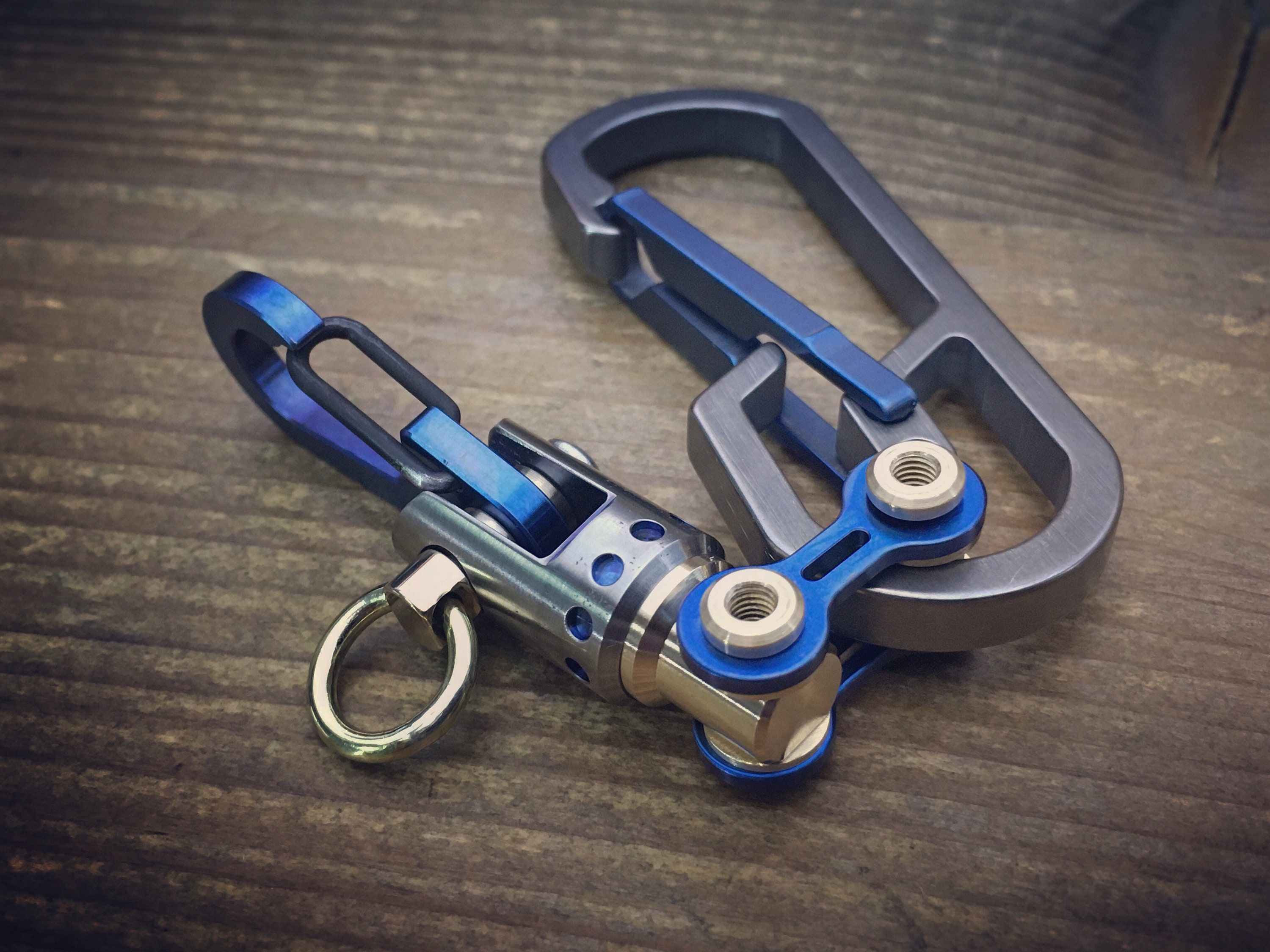 Pure Titanium EDC Bi-Carabiner Keychain / Swivel-II with Bike-Link