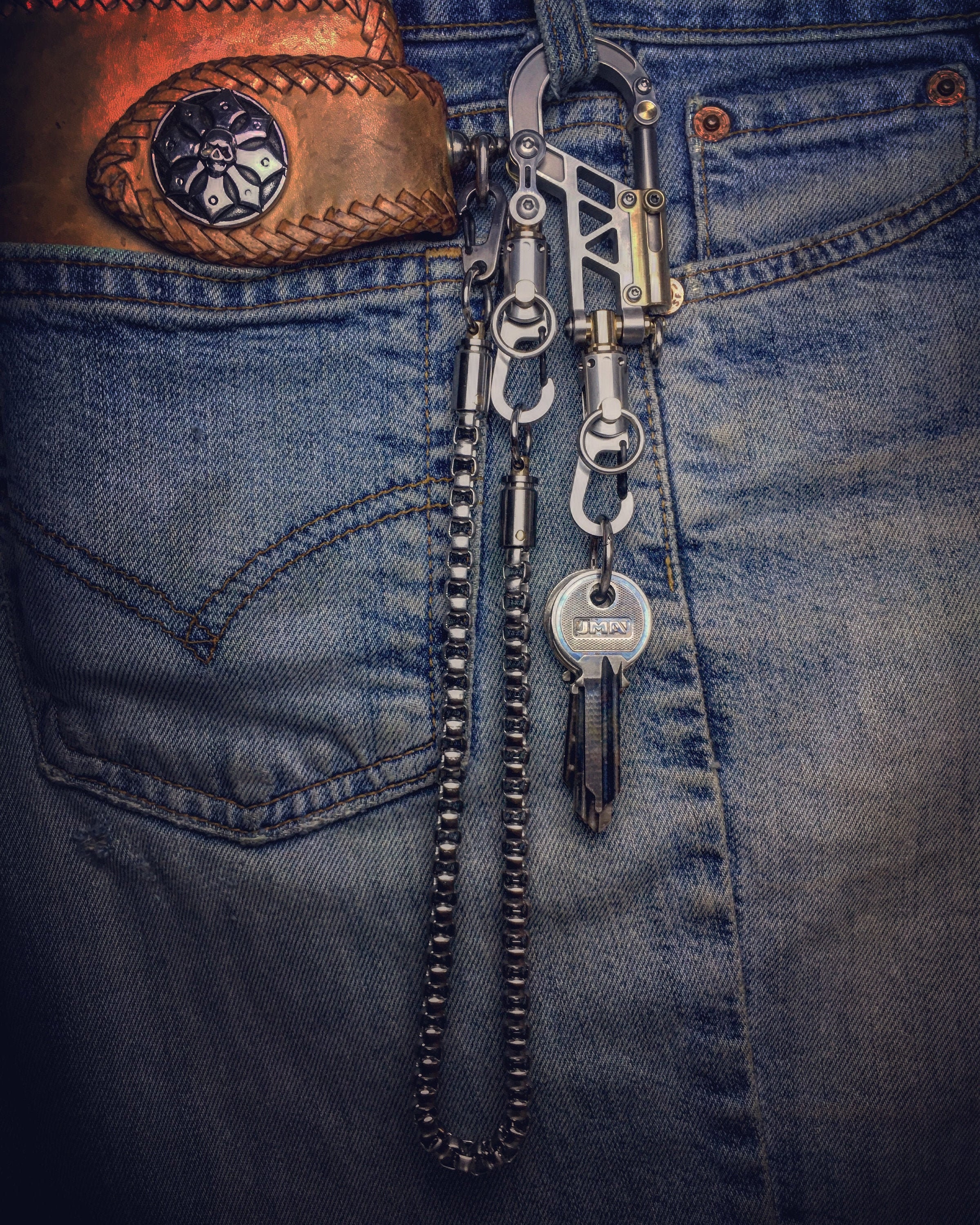 The Patriarch / TOP Bolt Carabiner Wallet & Key Chain