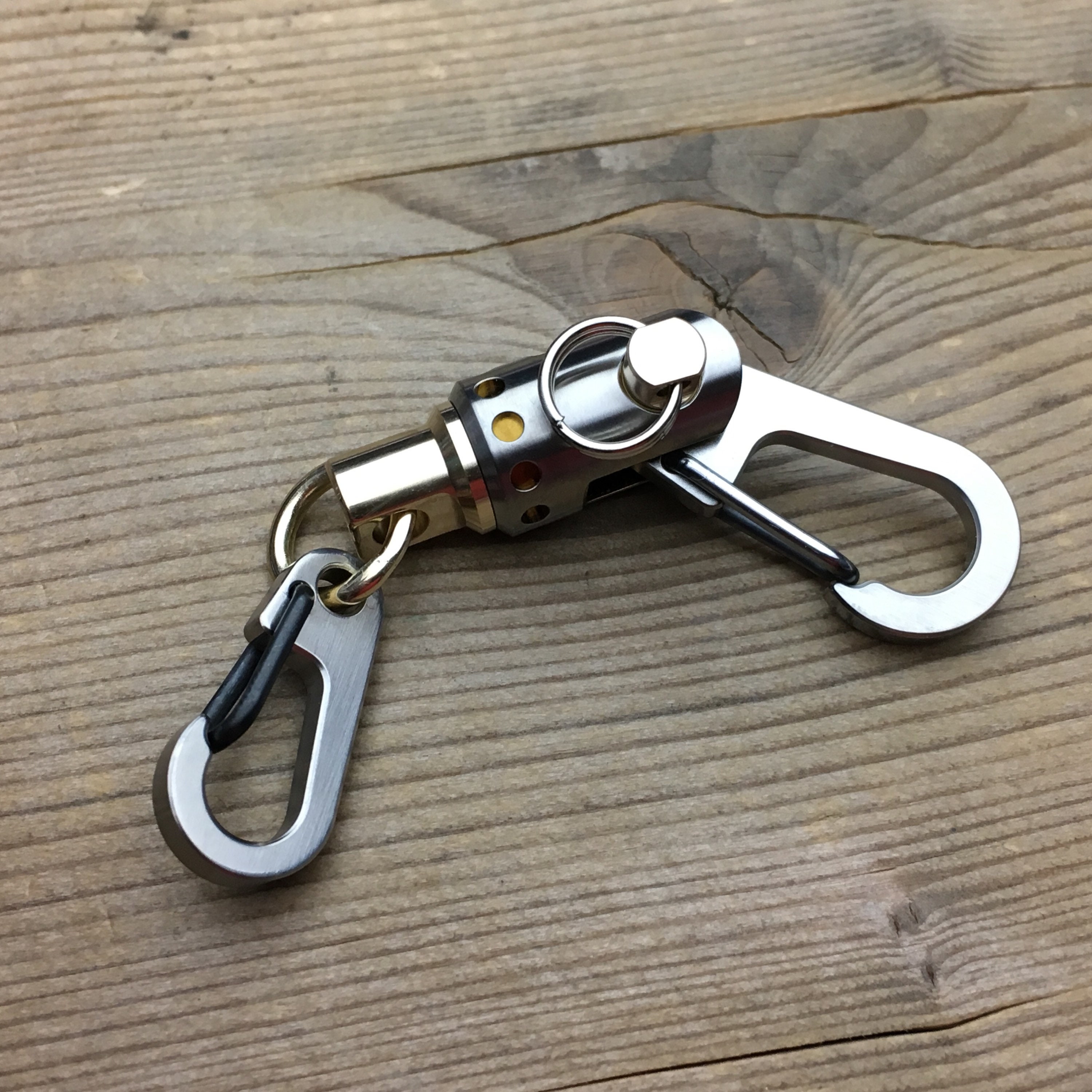 SwivelII Connector Keychain with two carabiners