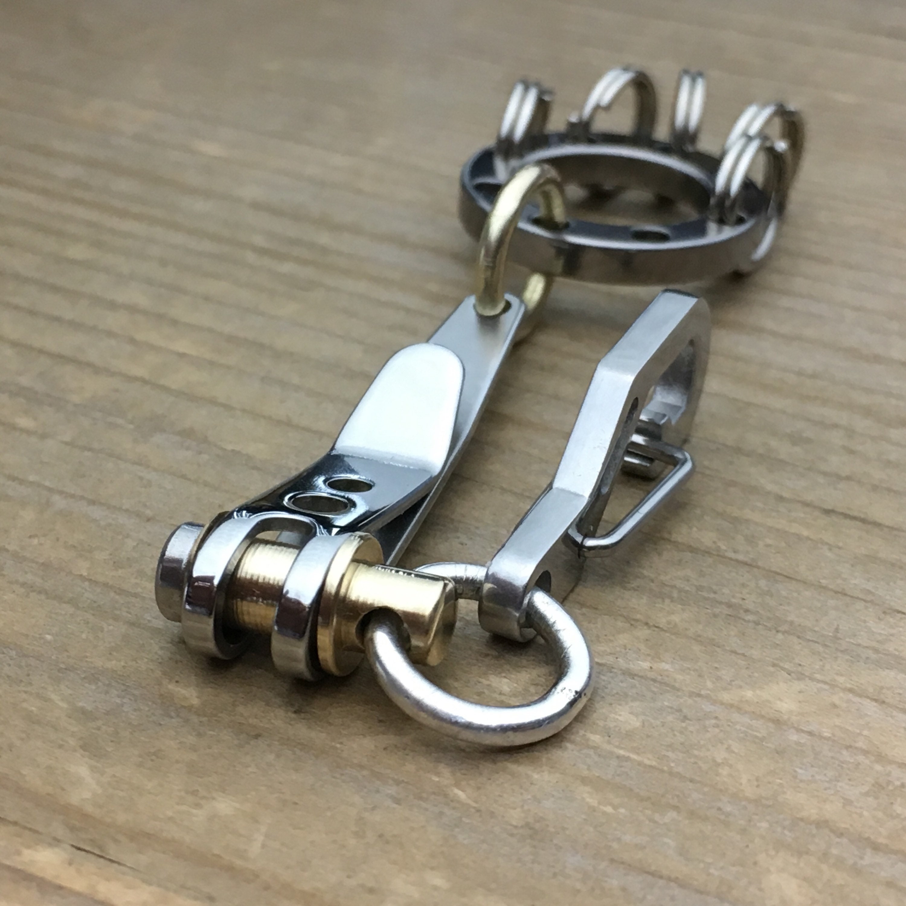 Suspension Key Ring distributor.