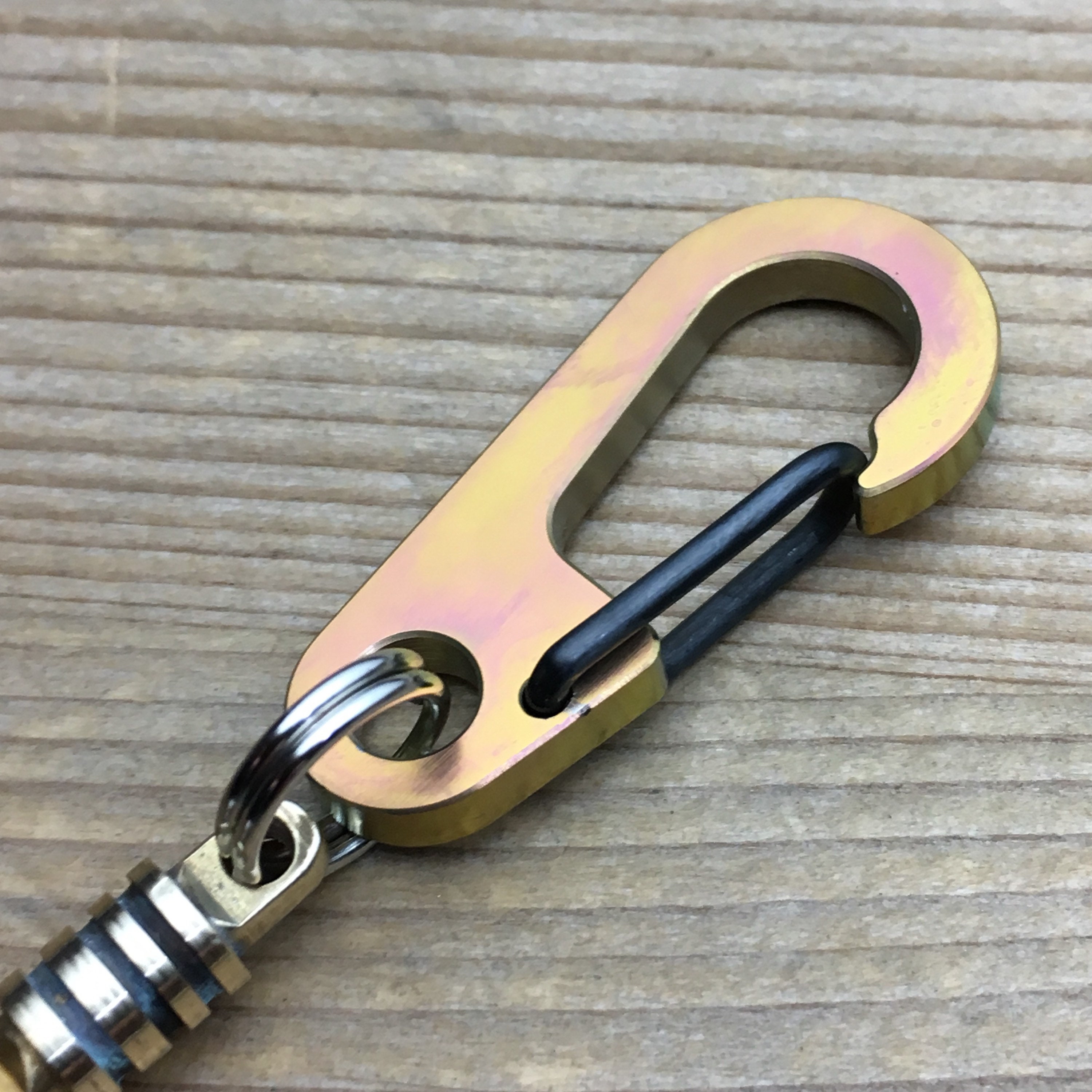 Titanium Keyring with Swivel and TiRing distributor.